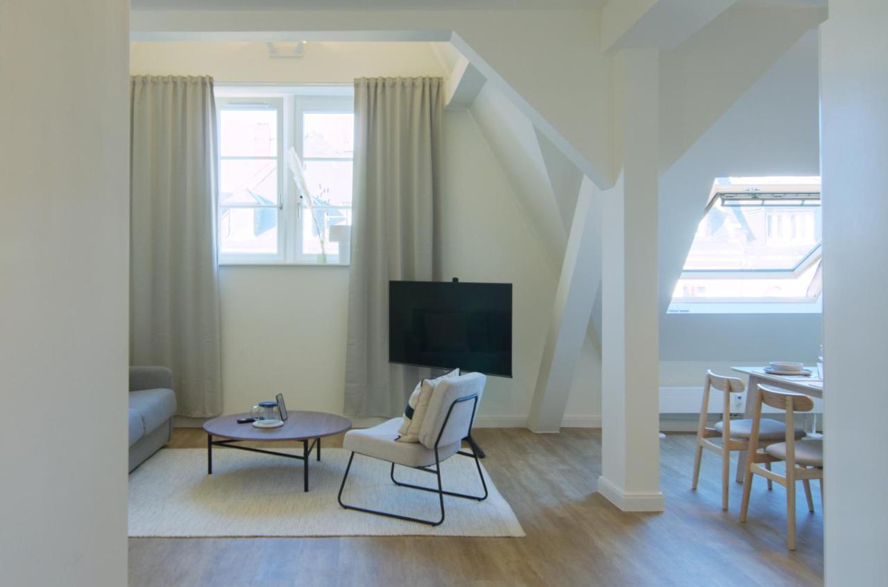 Vonbehling Boutique Apt. - Blick Ueber Die Daecher Wiesbaden Exterior foto